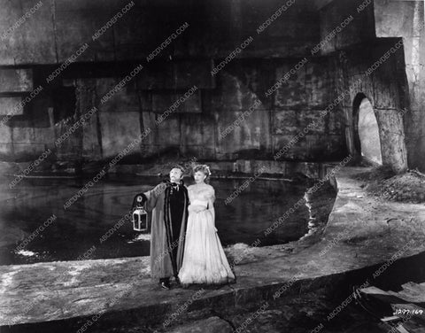 Claude Rains Susanna Foster The Phantom of the Opera 669-37
