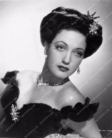 Dorothy Lamour portrait 683-23