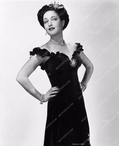 Dorothy Lamour portrait 683-24