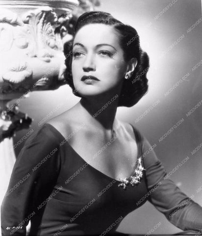 Dorothy Lamour portrait 683-29