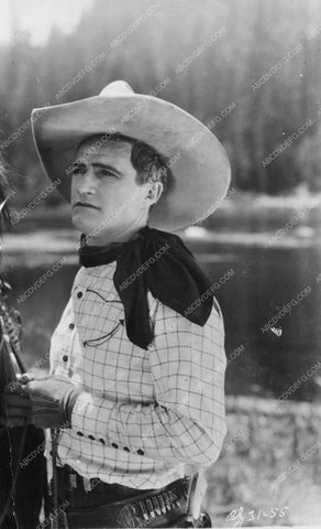 cowboy star Tom Mix western pose 687-09