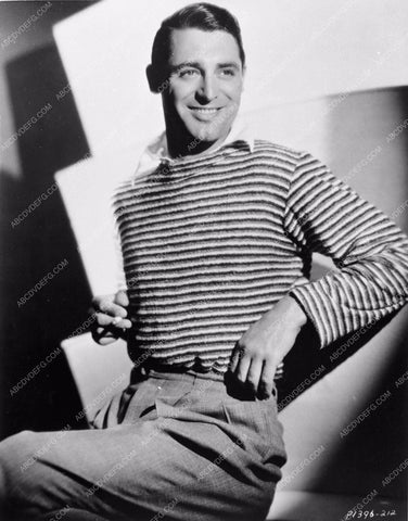 Cary Grant happy and smiling in his striped shirt 712-06