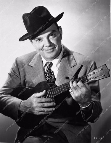 Cliff Edwards portrait seated 807-04