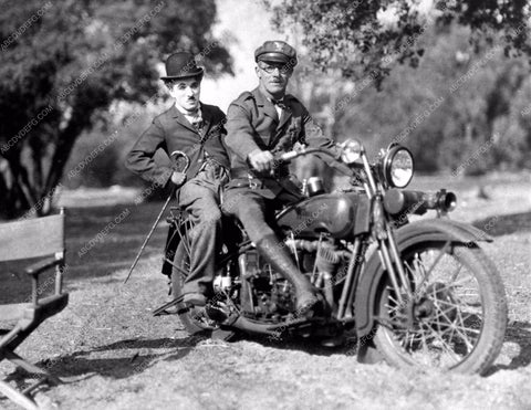 1927 Charlie Chaplin and cop on Harley Dividson Motorcycle cool 836-07