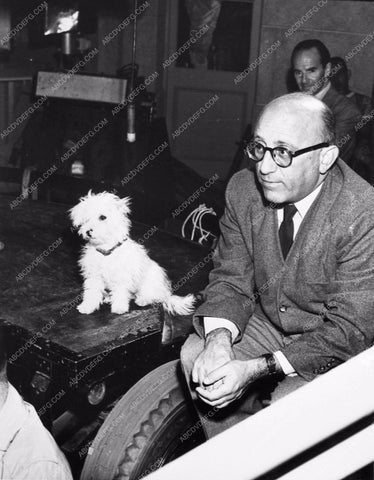 candid director Robert Siodmak and cute dog behind the scenes 910-06