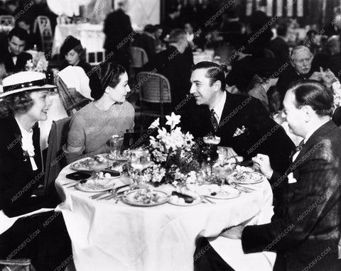 candid Bela Lugosi Gloria stuart Gloria Holden dining out 943-07