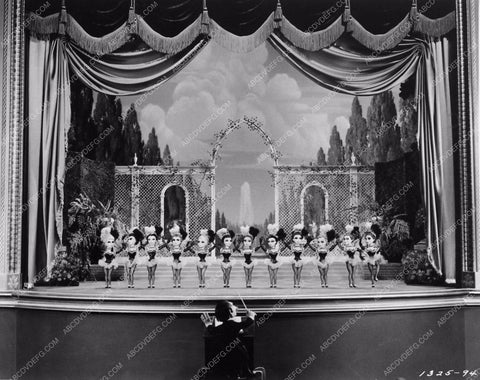 Ziegfeld Follies puppets 954-31