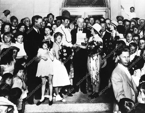 Tom Mix getting married in Yuma Arizona (3-20-32) 970-25