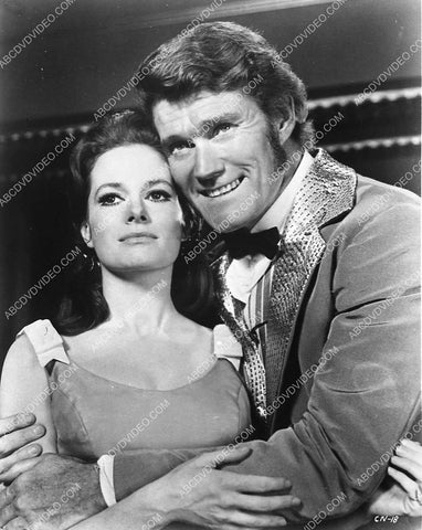 Chuck Connors Luciana Paluzzi film Captain Nemo and the Underwater City 1032-09