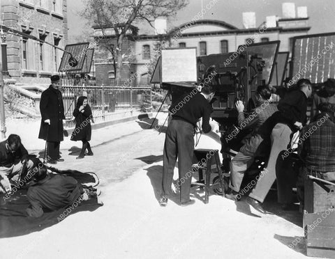 cool behind the scenes Shirley Temple and crew filming The Little Princess 1032-25