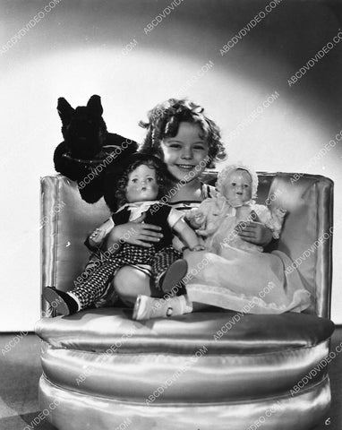 Shirley Temple w her dolls 1032-36
