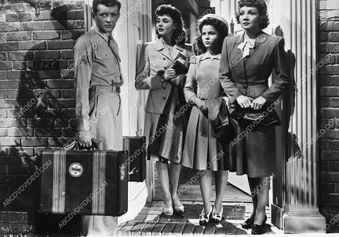 Robert Walker Jennifer Jones Shirley Temple Claudette Colbert film Since You Went Away 1036-11
