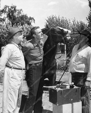 Randolph Scott candid Harry Joe Brown western film 10365-35