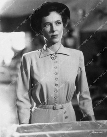 Louise Hartford portrait 10407-13
