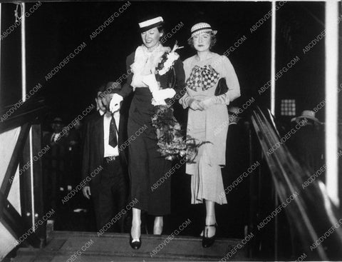 candid Hollywood Eleanor Boardman out for the evening 10407-30