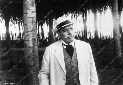 Burt Lancaster in white panama type suit 10445-27