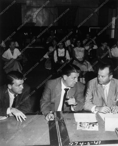 candid director George Stevens behind the scenes 10574-03