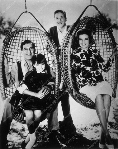 Danny Thomas and cast TV show Make Room for Daddy 10701-11