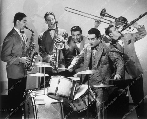 Gene Krupa and orchestra 10770-05