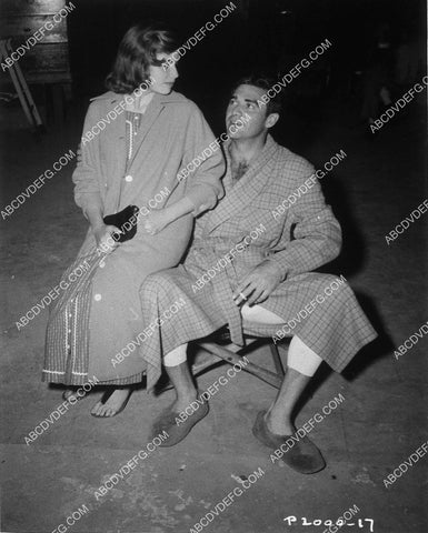 Steve Cochran in his bathrobe w co-star 10771-02