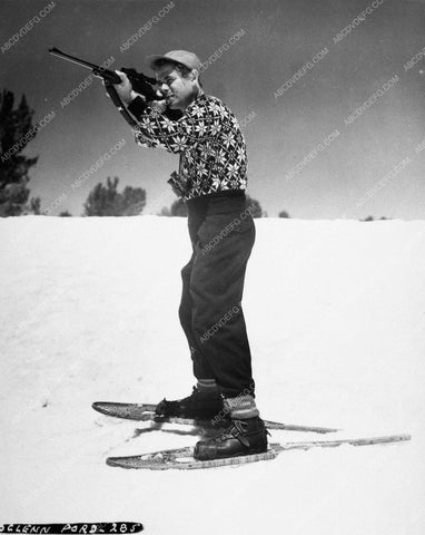 candid Glenn Ford on skiing trip 10986-33