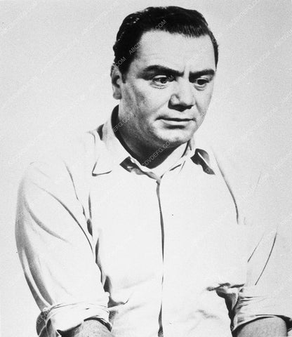 Ernest Borgnine portrait 11037-02