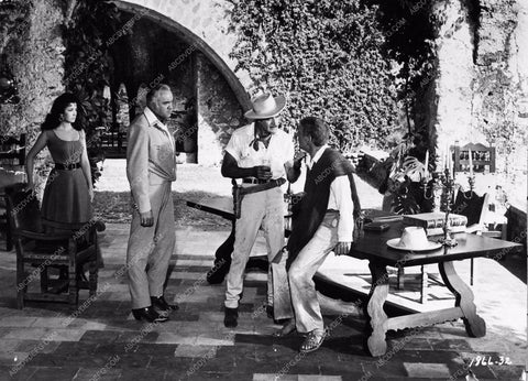 Linda Cristal Lorne Greene Gilbert Roland Last of the Fast Guns 1180-12