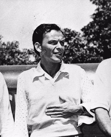 candid Frank Sinatra 1208-33
