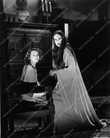 Elizabeth Allen Carol Borland as Luna horror film Mark of the Vampire 1212-09