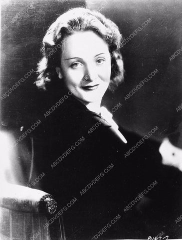 early Marlene Dietrich portrait 1287-05