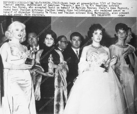 candid Italian awards Mamie Van Doren Anna Magnani Gina Lollobrigida 12878-12