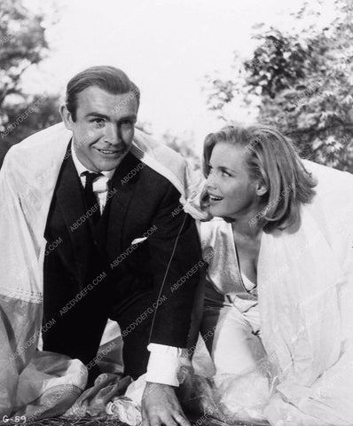 Sean Connery Honor Blackman James Bond film Goldfinger 1318-23