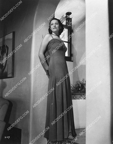 Gale Sondergaard full length portrait 1331-04