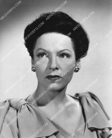 Gale Sondergaard portrait 1331-05