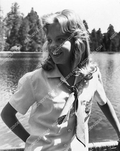 candid Hayley Mills out on the water 1337-09