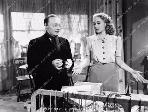 Peter Lorre Evelyn Keyes Face Behind the Mask 1354-25