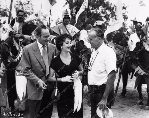 candid Elizabeth Taylor Michael Wilding director Tay Garnett 1358-12