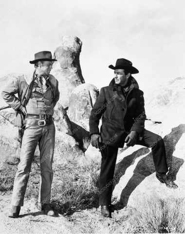 Robert Taylor Richard Widmark The Law and Jake Wade 1390-18