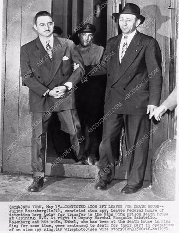 news photo convicted atomic spy Julius Rosenberg headed for Death House 1463-33