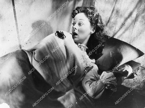Susan Hayward attacked by a tarantula film White Witch Doctor 1501-08