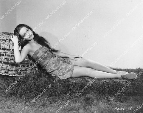 beautiful Dorothy Lamour in her sarong 1518-11