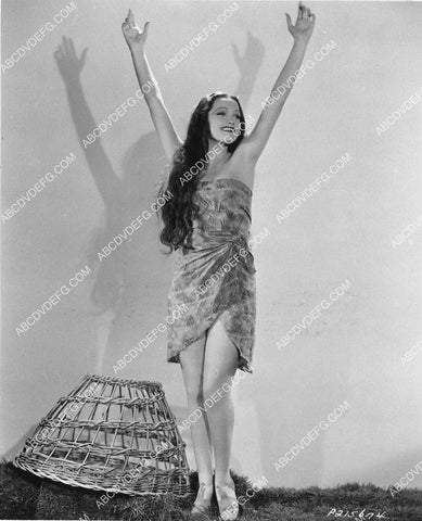 beautiful Dorothy Lamour in her sarong 1518-14