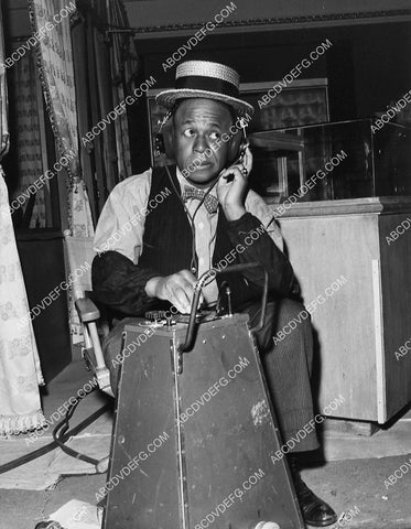 Eddie Anderson playing around with the sound equipment 1533-17