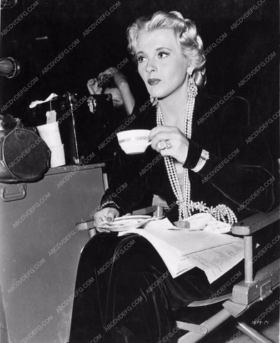 Ilona Massey w coffee and script behind the scenes 1561-16