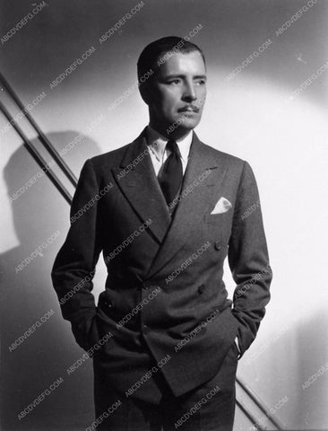 Ronald Colman standing portrait 1573-31