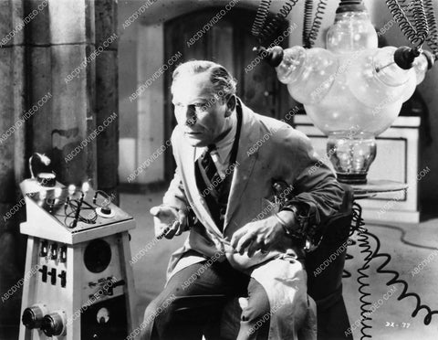 Bela Lugosi in front of his house w his dog 1594-32