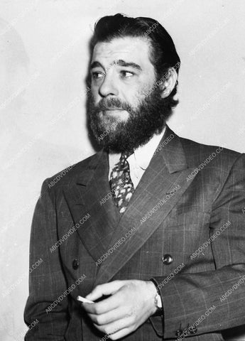 Bela Lugosi at home w his dogs 1594-33