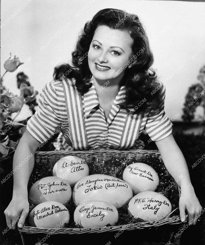 gorgeous Elaine Riley helps morale for WWII sending ostrich Easter Eggs to troops 1595-18