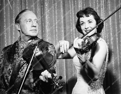 Jack Benny Giselle MacKenzie have violin showdown in Las Vegas nightclub 1625-07
