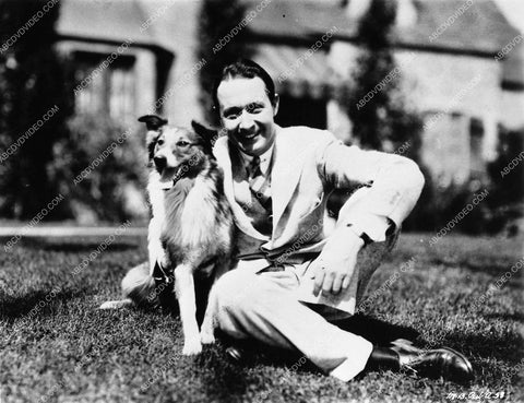 Monte Blue posing w his collie dog 1626-23
